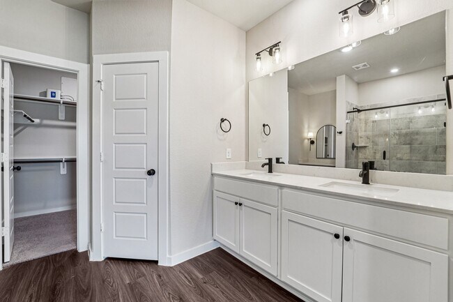 Building Photo - 15011 Red Buckeye Dr