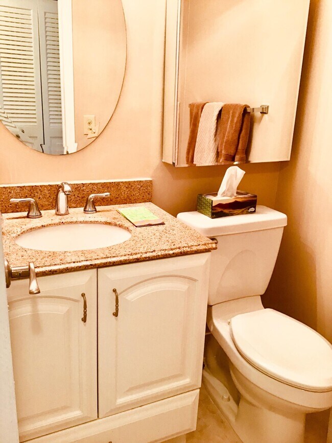 Building Photo - 4008 Cornwall A