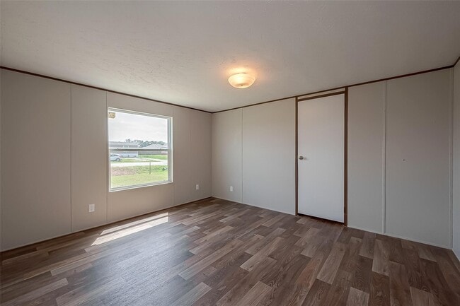 Building Photo - 540 Ashlawn Dr