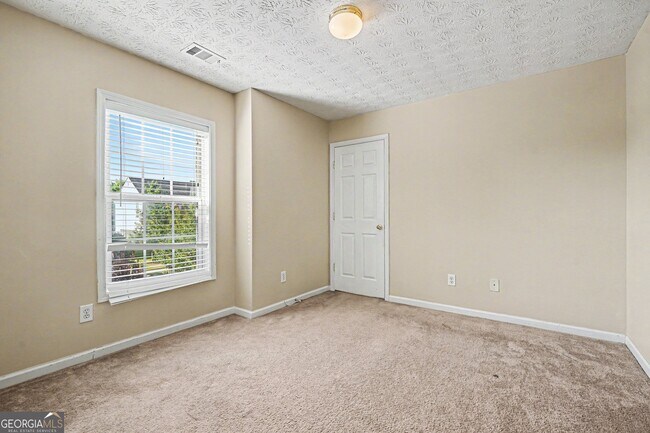 Building Photo - 375 Clairidge Ln SW