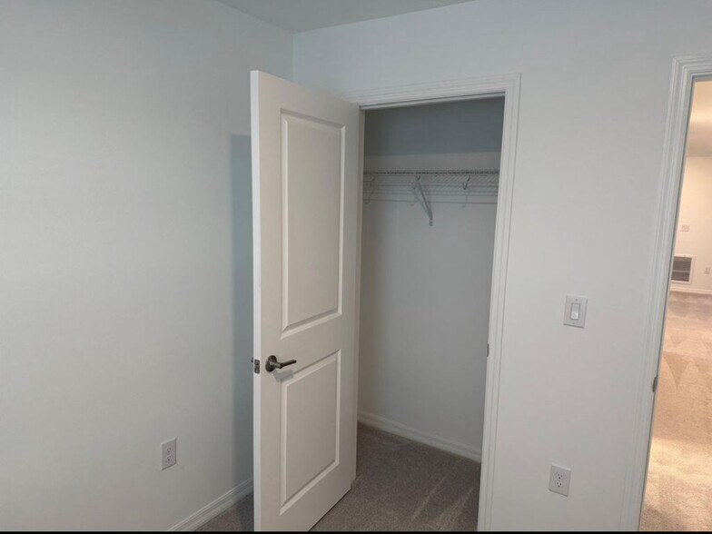 Building Photo - 76 Citrine Loop
