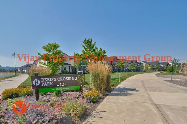 Building Photo - 7902 SE Roaring Ln