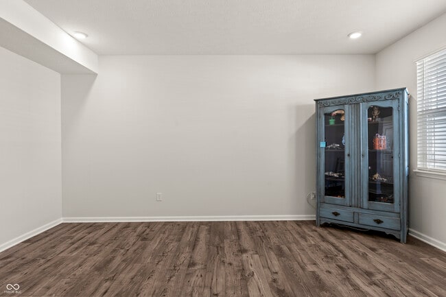 Building Photo - 1399 Hat Band St