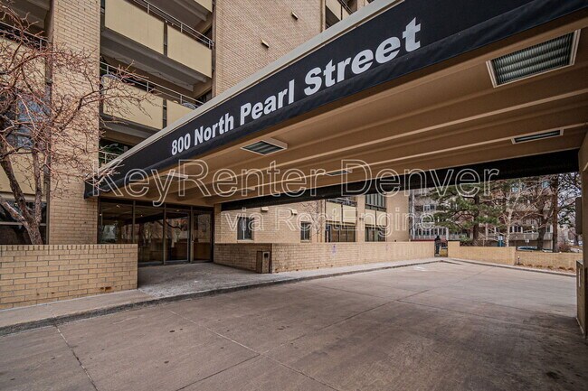 Building Photo - 800 N Pearl St