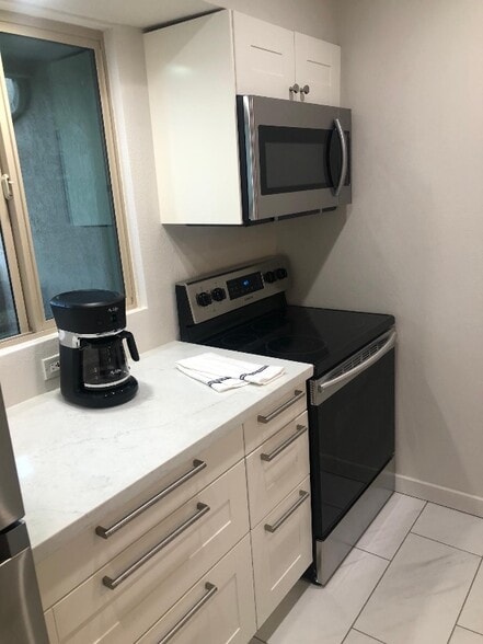 Building Photo - 7436 E Chaparral Rd