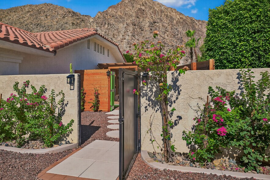 Building Photo - 78390 Cameo Dunes Pl