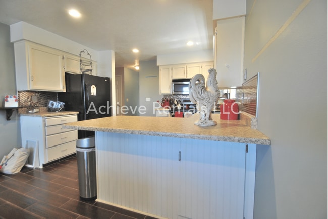 Building Photo - 106 River Heights Blvd