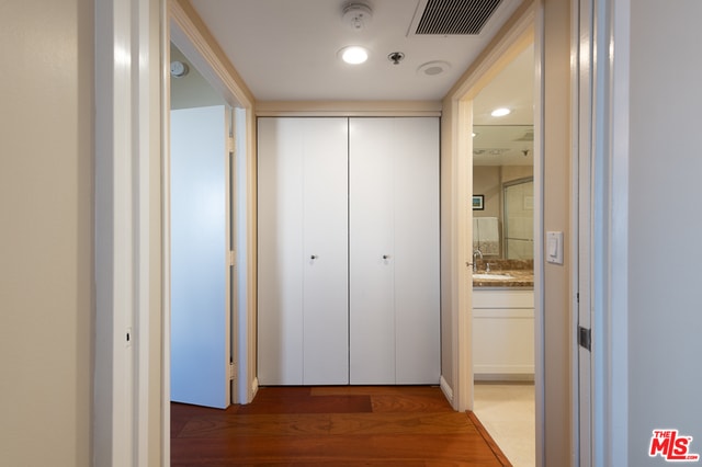 Building Photo - 10445 Wilshire Blvd