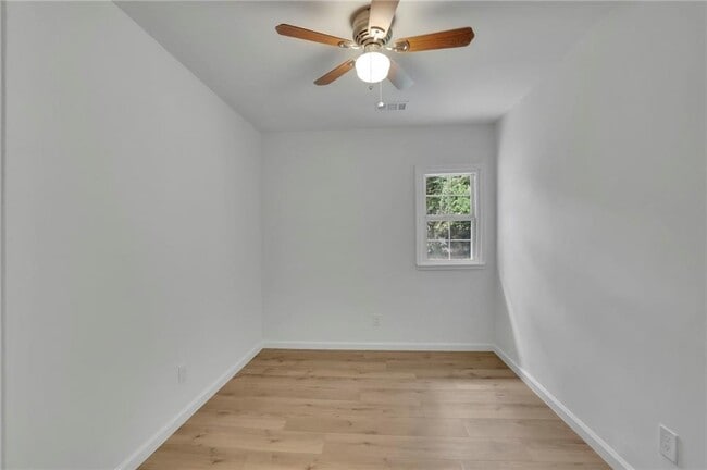 Building Photo - 808 S Park Dr