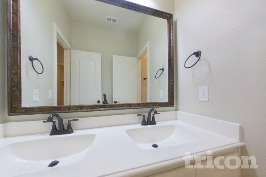 Building Photo - 10232 Wild Goose Dr
