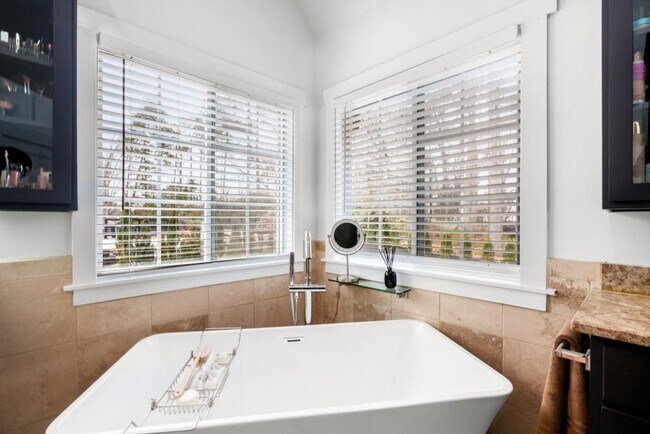 Building Photo - 1046 Wiley Bridge Rd