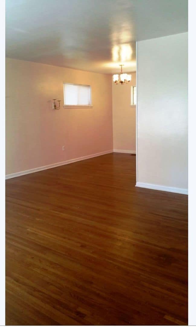 Building Photo - 4 Bedroom Home