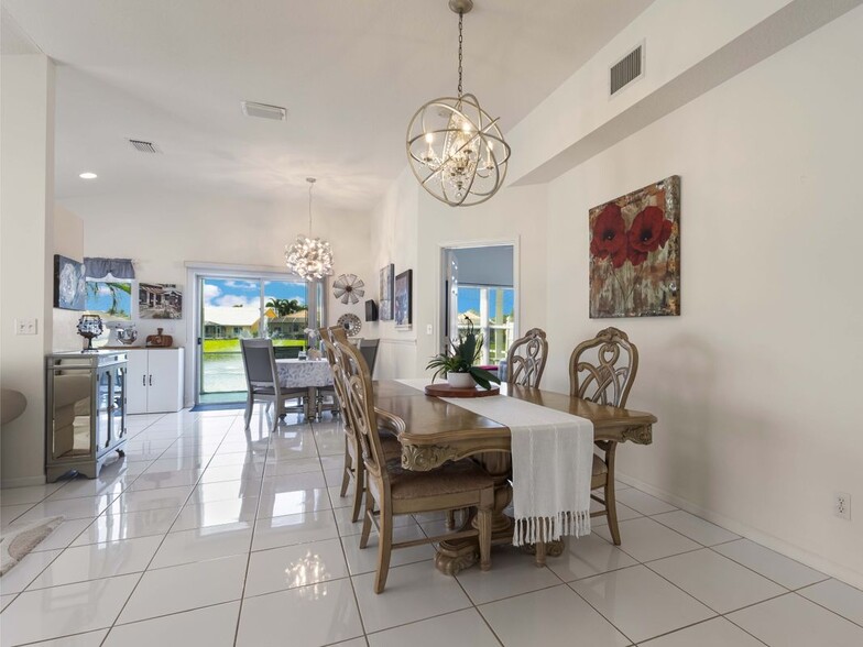 Building Photo - 12807 Hampton Lakes Cir