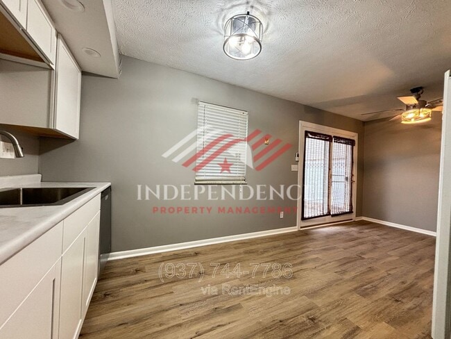 Building Photo - 1173 Navaho Dr