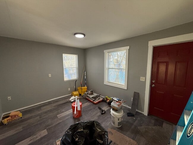 Building Photo - Large 6 Bed Single Family Home in MPLS!