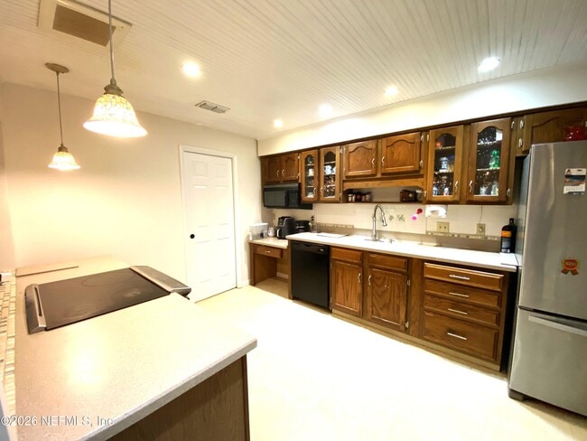 Building Photo - 7252 Holiday Hill Ct