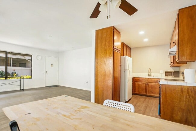 Building Photo - 3857 Camino Lindo