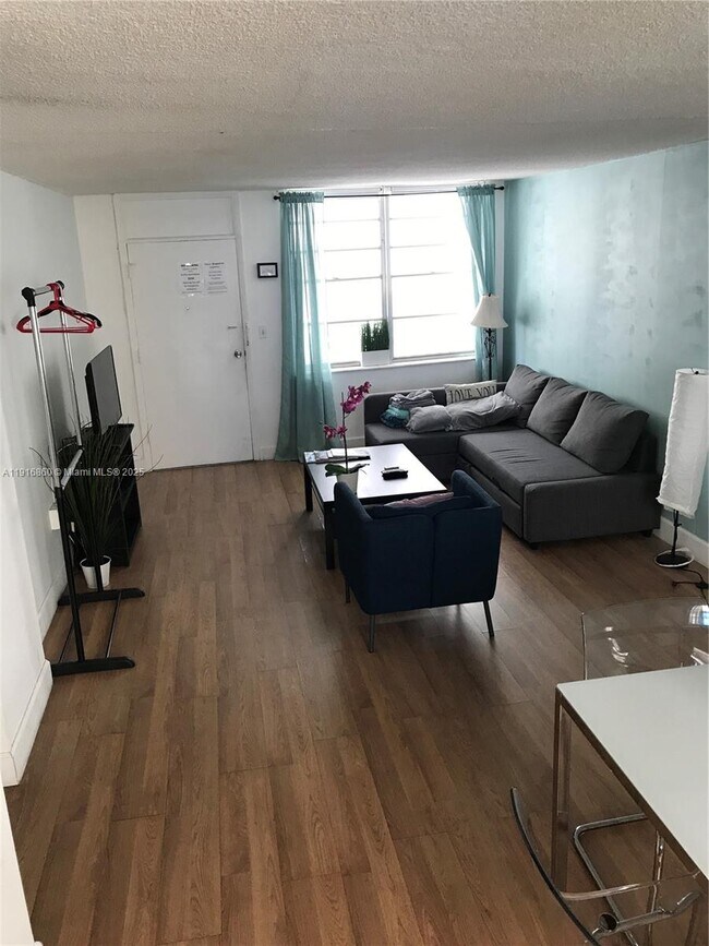 Building Photo - 1732 Meridian Ave