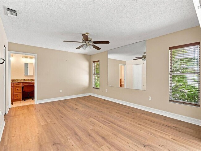 Building Photo - 5381 Kelly Dr
