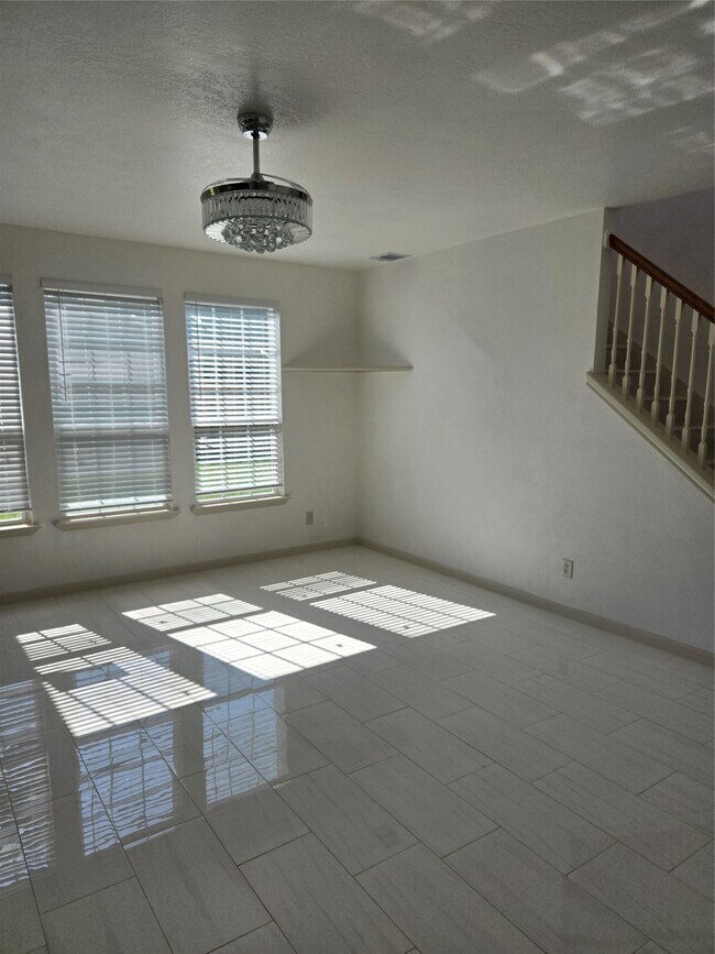 Building Photo - 16203 Dryberry Ct