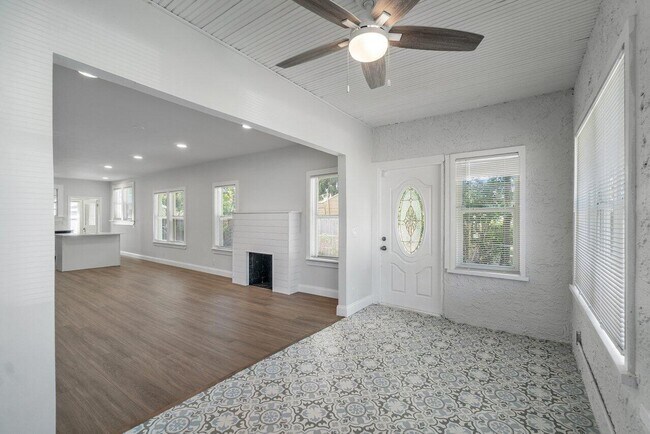 Building Photo - 424 53rd St