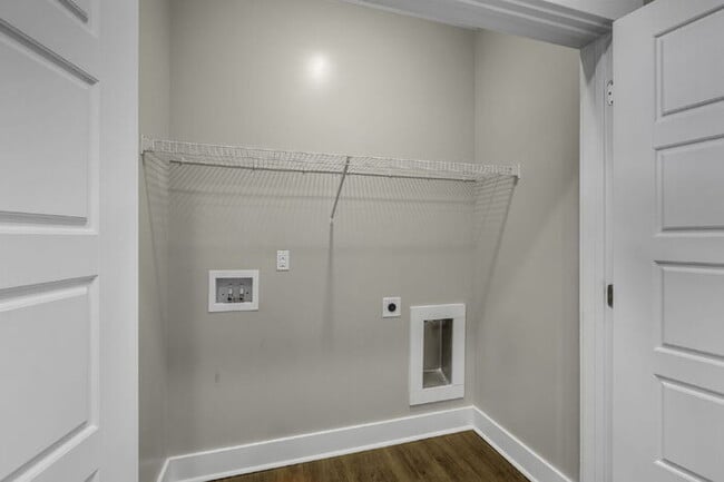 Building Photo - Modern 2BD, 2.5BA Townhouse with Large Loft in Travelers Rest