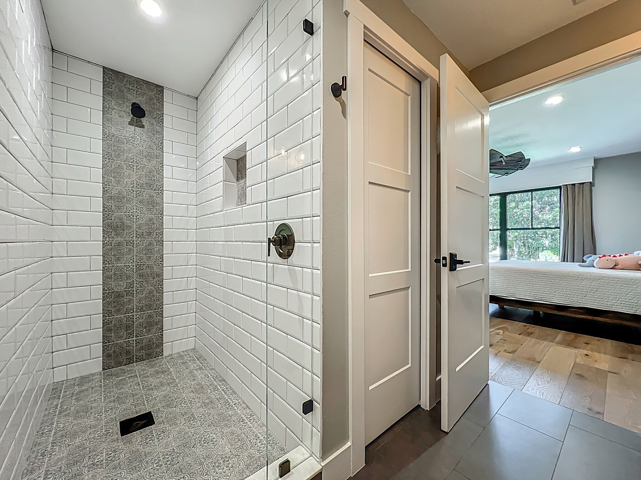 Bedroom 3 En-Suite Bath - 281 Shell Pt E