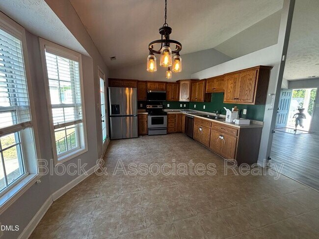 Building Photo - 2228 Stornoway Ct