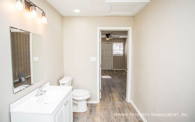 Building Photo - 2404 27th St