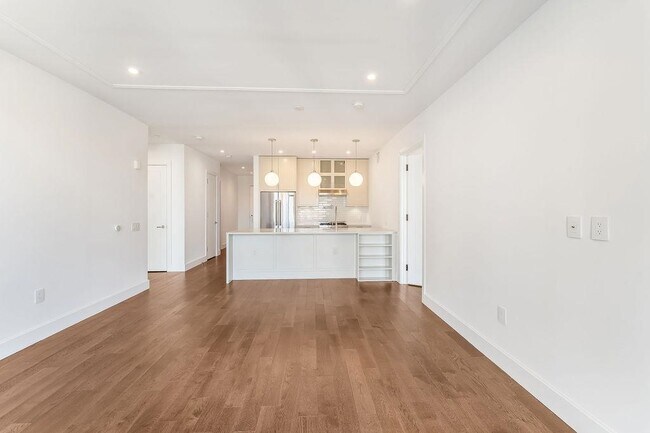 Building Photo - 372 9th St