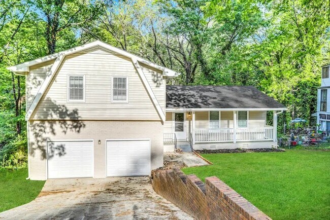 Building Photo - 10017 Edgebrook Ln