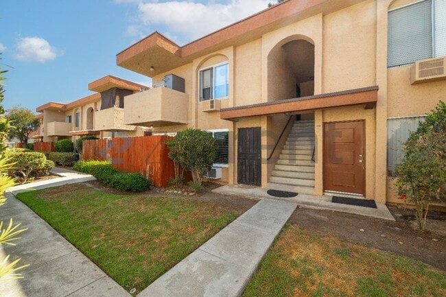Building Photo - 9586 Carroll Canyon Rd