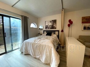 Building Photo - 3271 Niagara Square