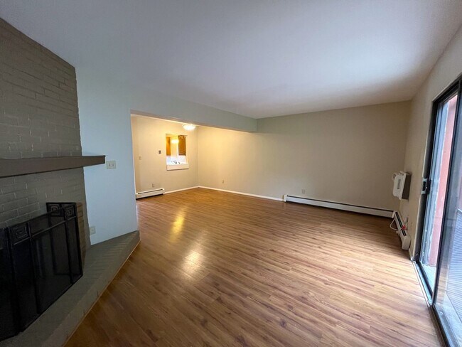 Building Photo - Bright 3BR Condo in Central Fort Collins with Parking| $300 Off First Month