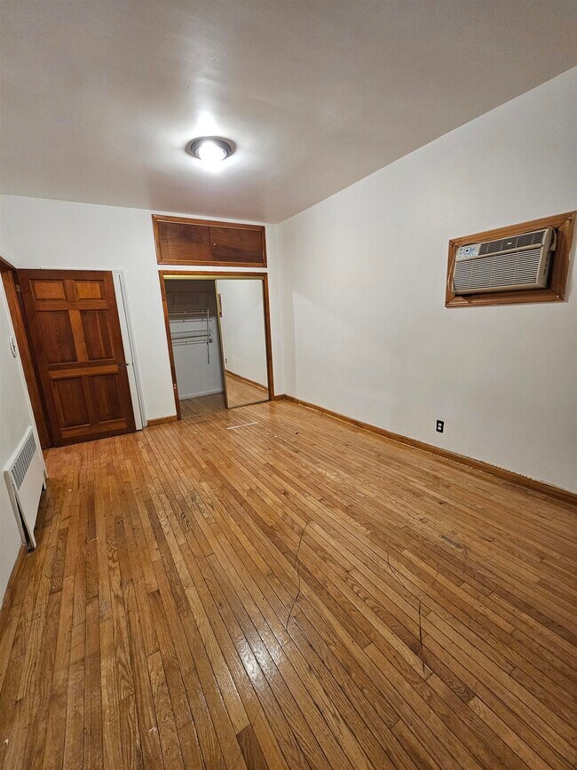 Building Photo - 7411 Park Ave