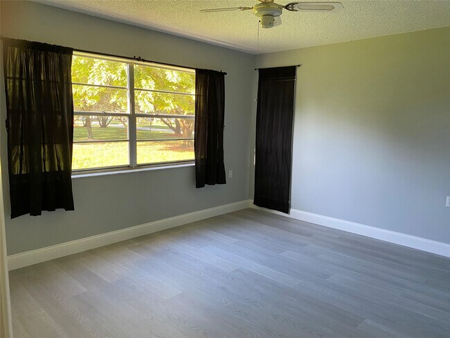 Building Photo - 2602 Nassau Bend