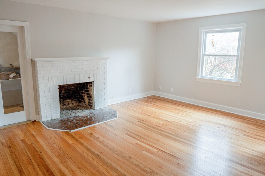 Building Photo - 314 N Shore Rd