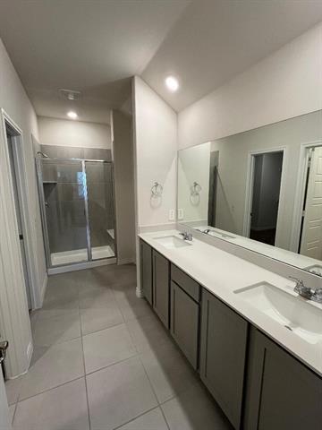 Building Photo - 10305 Rambling Brks Ln