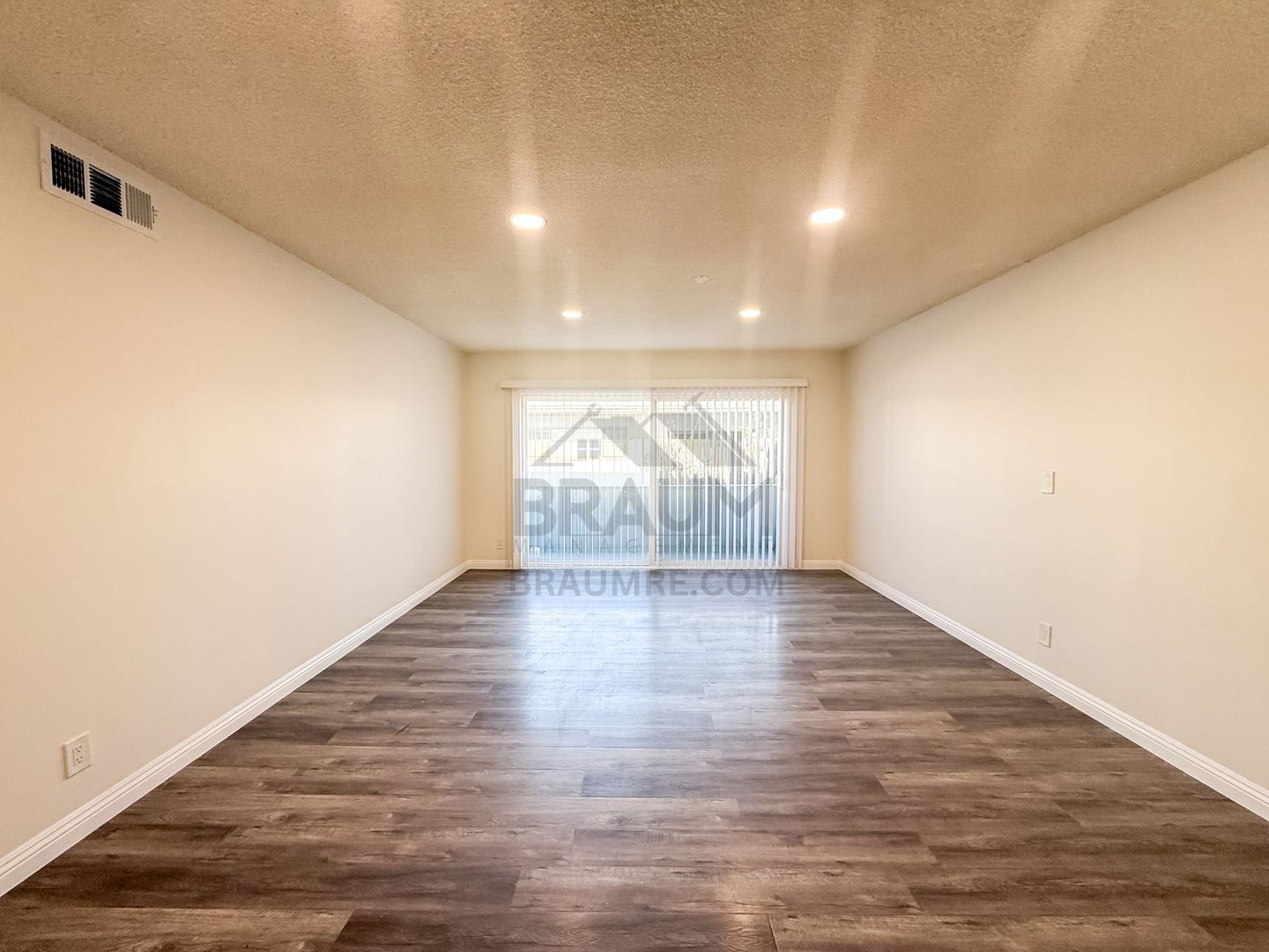 Building Photo - 6041 Whitsett Ave