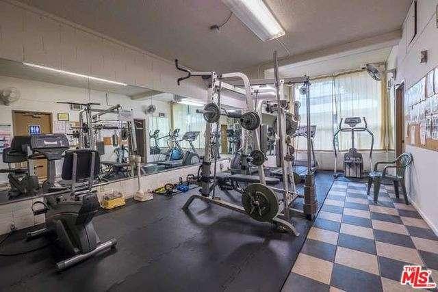 workout room (availability dependent on COVID-19 rules) - 1242 S Barrington Ave