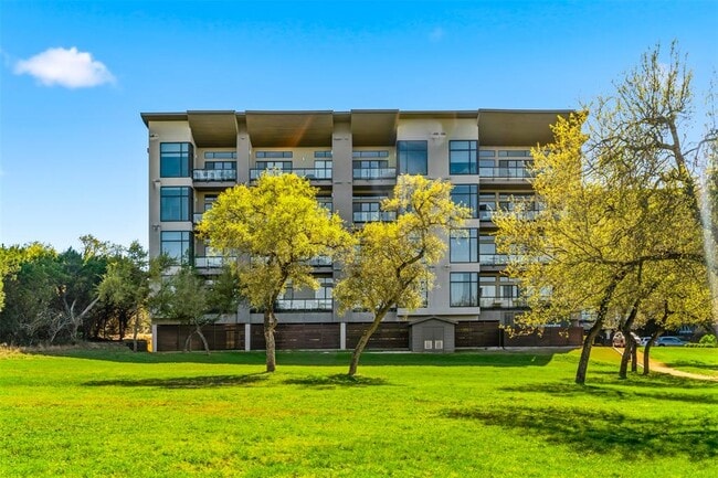 Building Photo - 5921 Hiline Rd