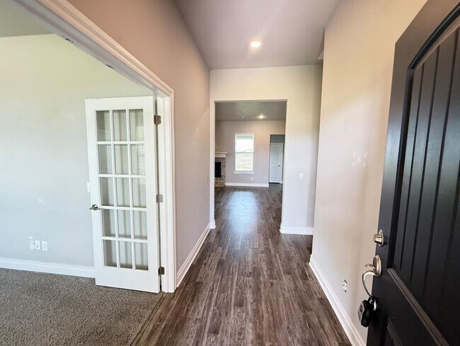 Building Photo - 9544 Monterey Dr