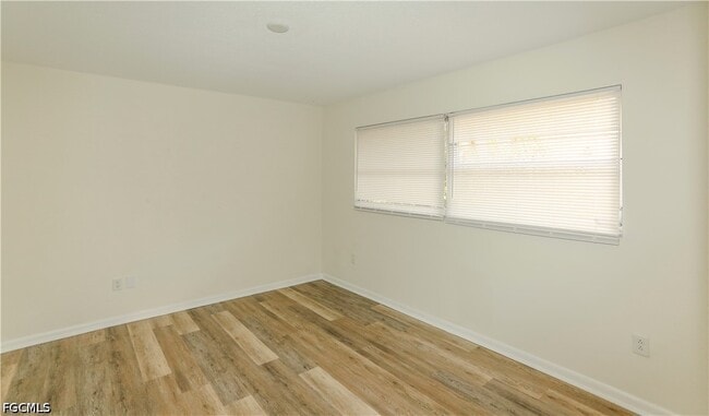 Building Photo - 5654 Eichen Cir