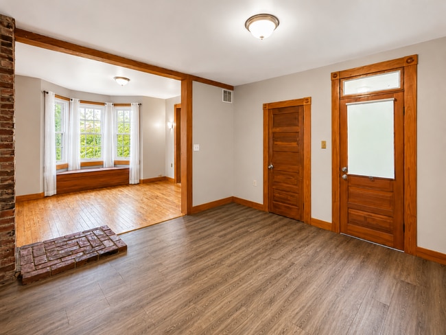 Building Photo - Classic Charm Meets Modern Updates in This Spacious Home ?