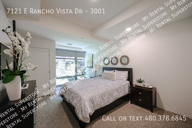 Building Photo - 7121 E Rancho Vista Dr