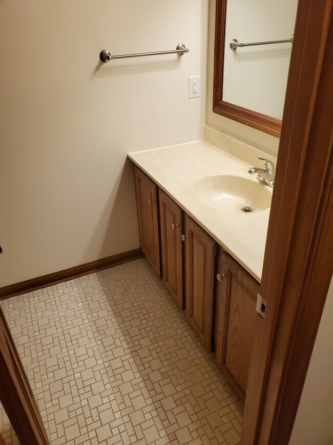 Building Photo - 1402 Milestone Dr