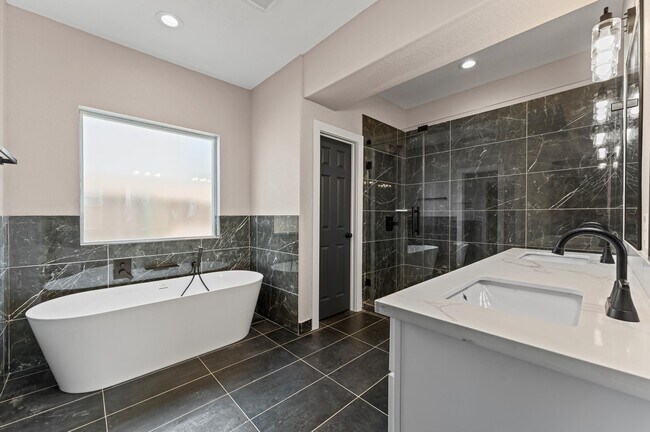 Building Photo - 8135 Woodward St