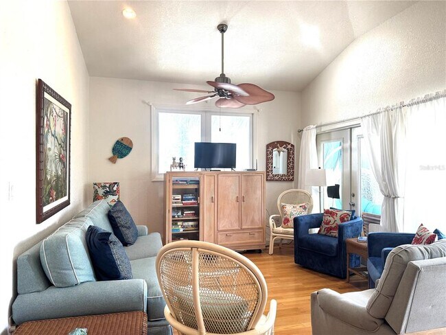 Building Photo - 701 Broadway St