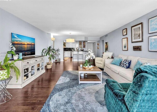 Building Photo - 6423 Collins Ave