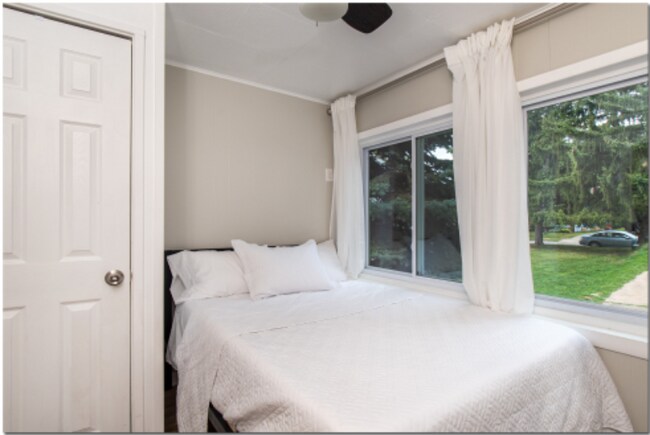 Building Photo - 3833 W 133rd St